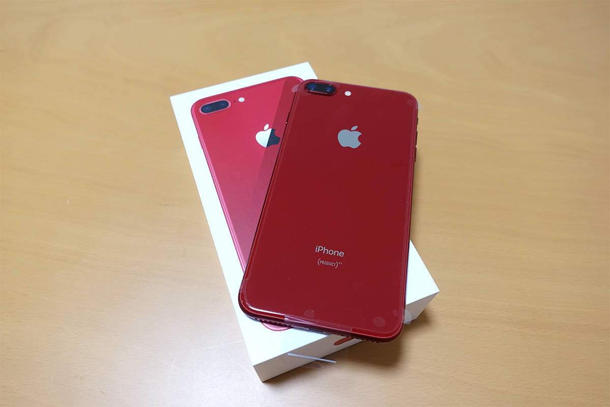 iPhone8plus レッド　赤